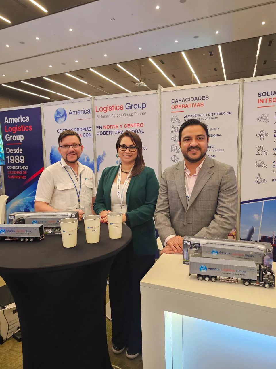 Representantes en el espacio de America Logistics Group